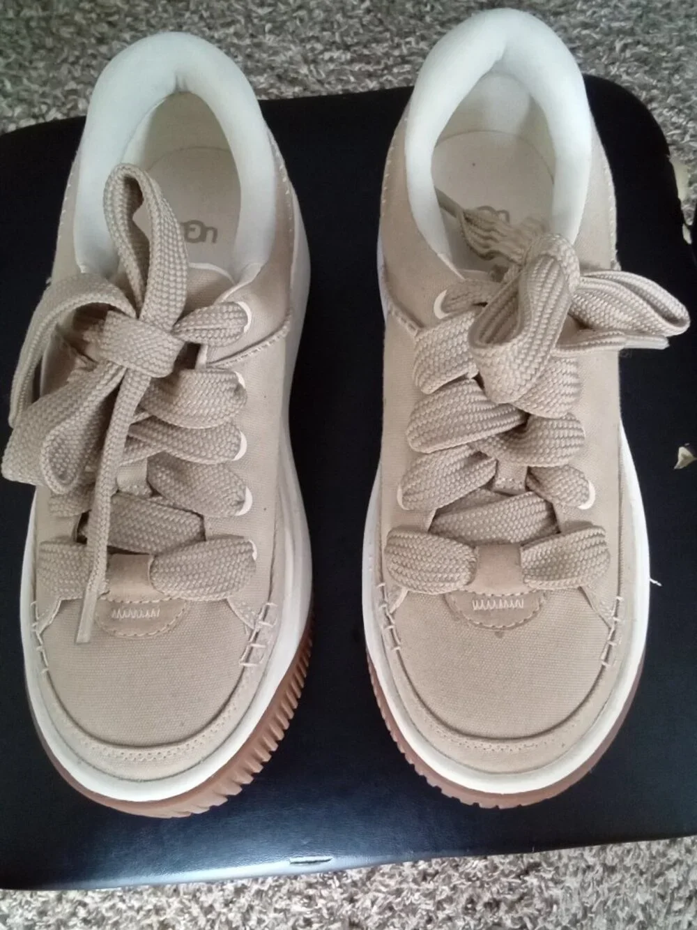 The UGG EZ-Duzzit Essential Lace-Up Platform Sneakers in women's size 7  biege